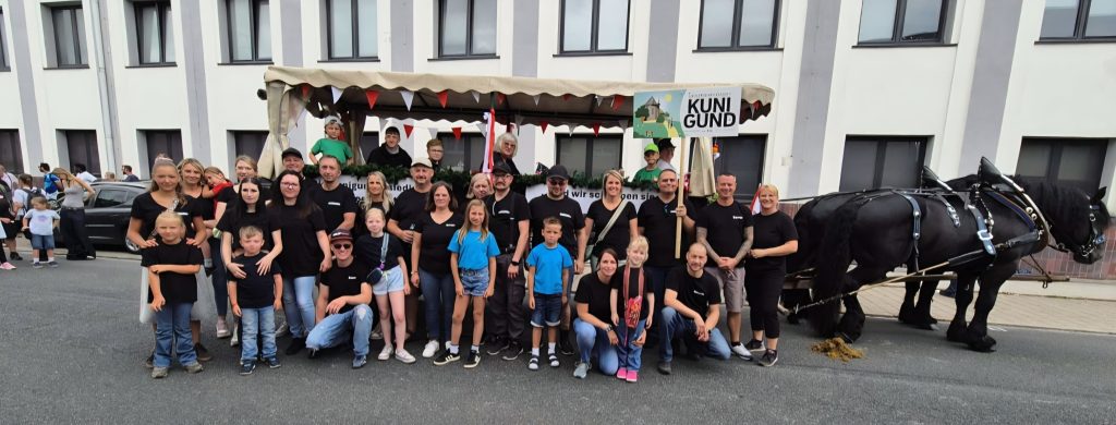 Mit Pferdestärke durch Lauf – Siedlergemeinschaft Kunigund erneut beim Festzug dabei